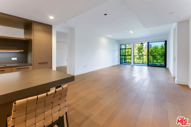 Building Photo - 10777 Wilshire Blvd