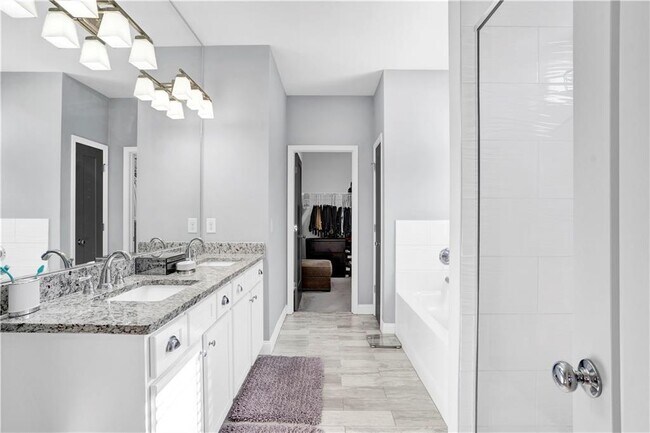 Building Photo - 1395 Marion St SE