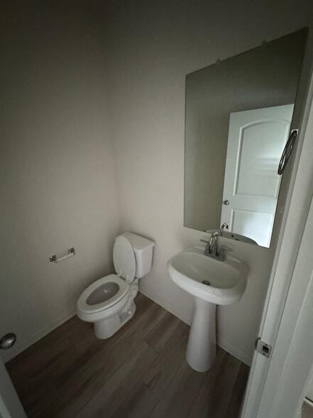 Building Photo - 315 Marsh Ln