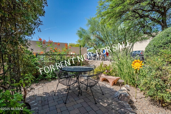 Building Photo - 5084 N Camino Del Lazo