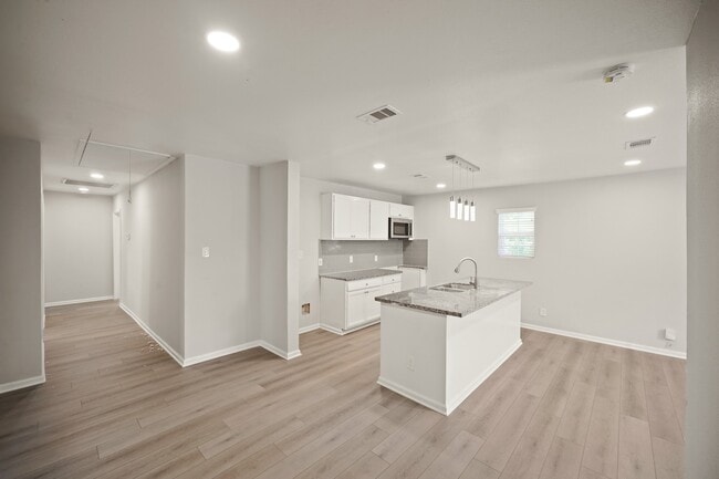 Building Photo - 8314 Cannon St