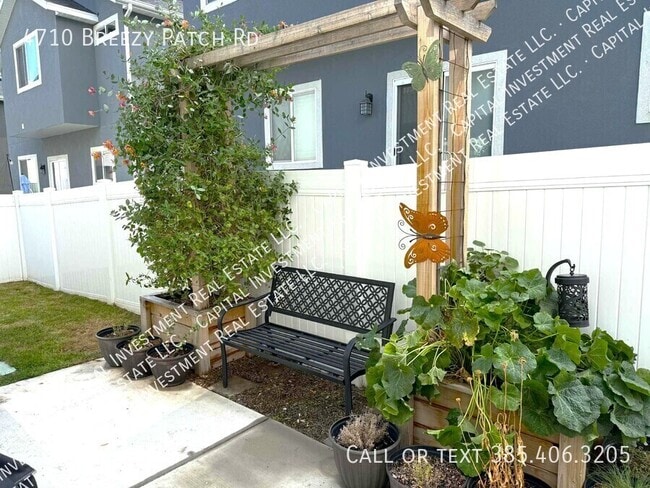 Building Photo - 4710 Breezy Patch Rd