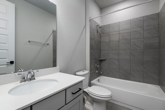 Building Photo - 17828 Hanson Ridge Dr