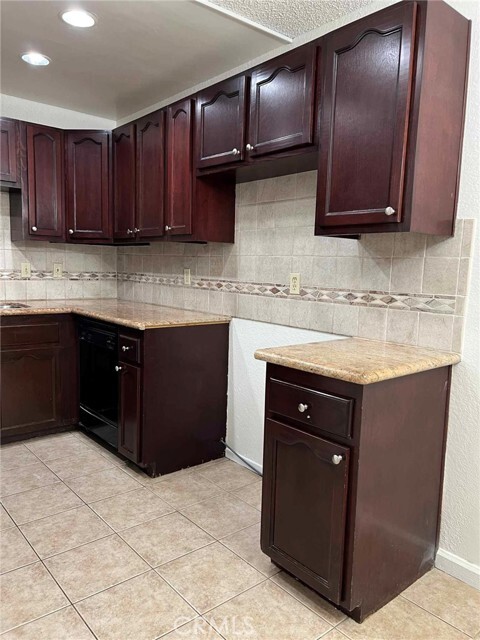 Building Photo - 22890 Hilton Head Dr