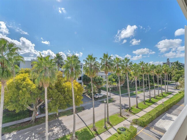 Building Photo - 255 Galen Dr