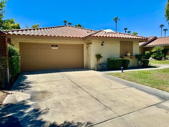 Primary Photo - 239 Santa Barbara Cir