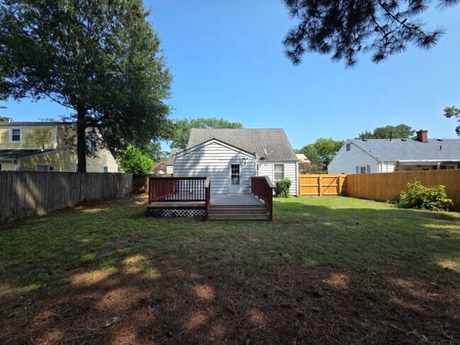 Building Photo - SUBURBAN ACRES
