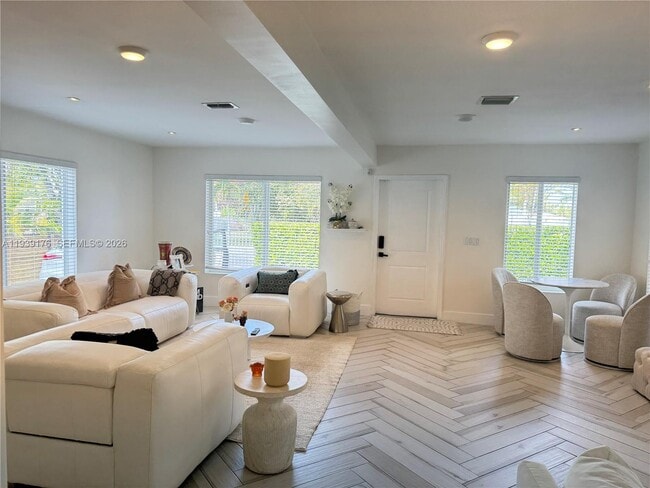 Building Photo - 44 NW 40th St