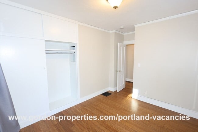 Building Photo - MOVE IN SPECIAL: SE Cesar E Chavez Blvd - ...
