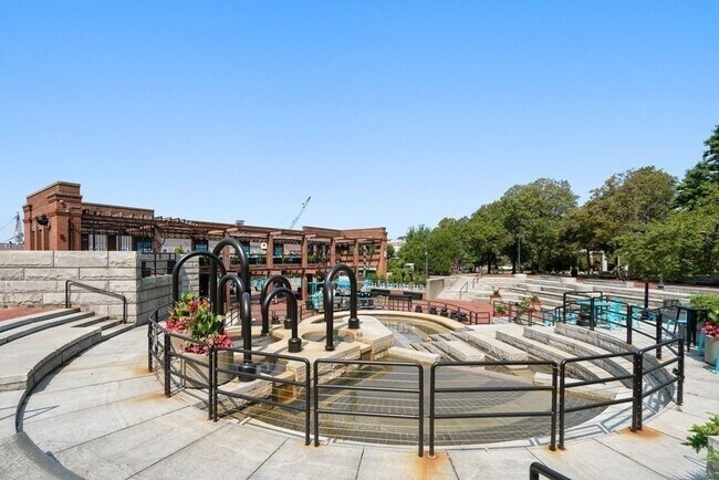 Building Photo - 197 8th St