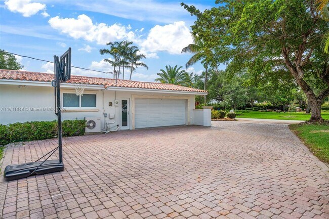 Building Photo - 6561 Marlin Dr