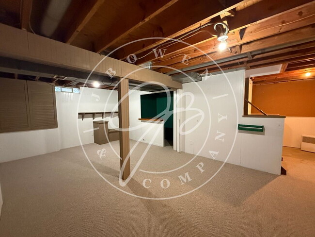 Building Photo - "Charming 3-Bedroom Perrysburg Home with 3 Baths and a Finished Basement!"