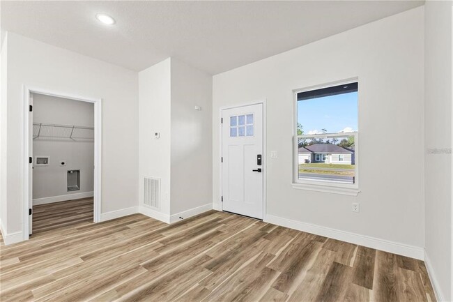 Building Photo - 265 Marion Oaks Manor
