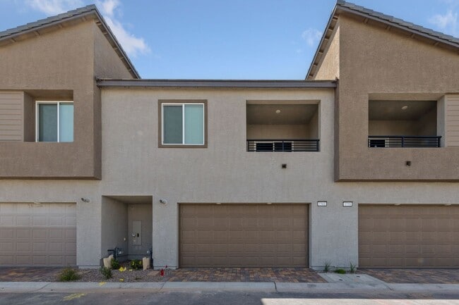 Building Photo - Brand New 3 Bedroom Townhome with Premium ...