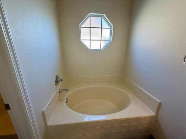 Building Photo - 809 Brightview Dr