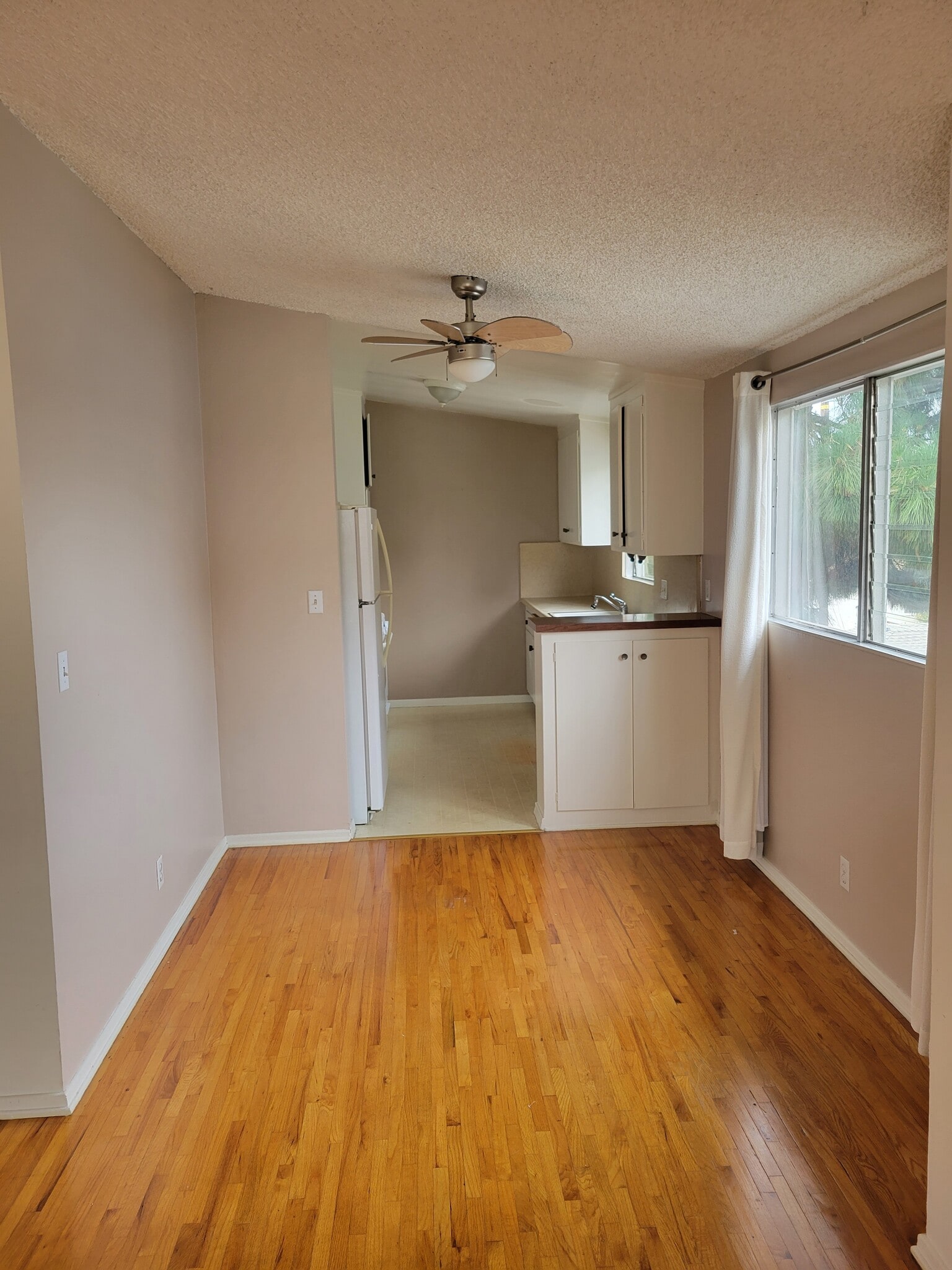 Dining Area & Kitchen - 2318 10th St