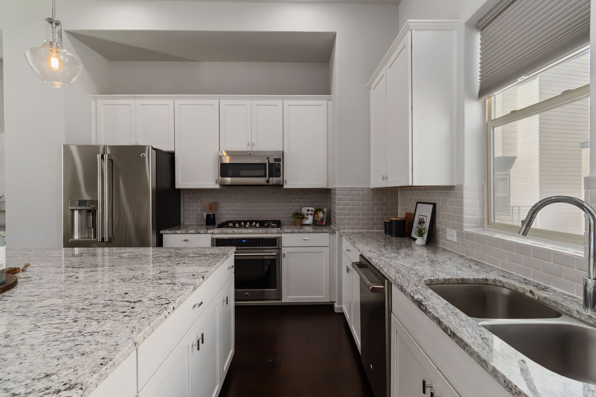 Building Photo - 2104 N Saint Marys St