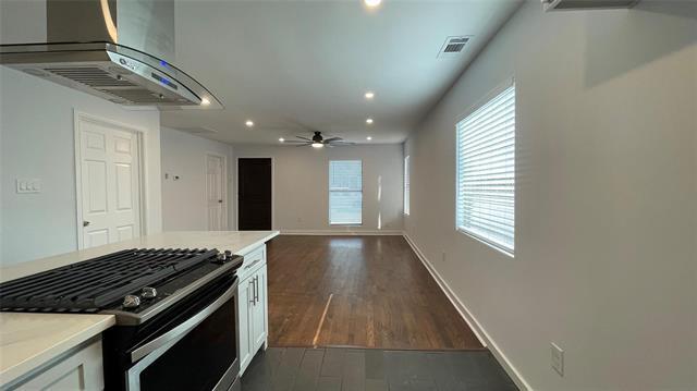 Building Photo - 2931 Ivandell Ave