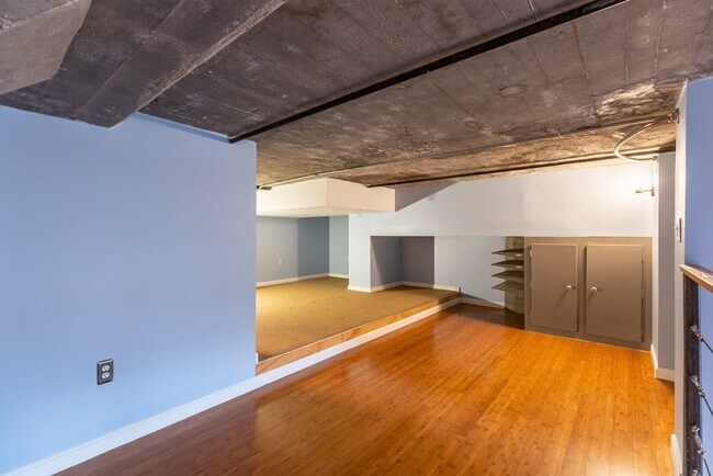 Building Photo - 156 Porter St
