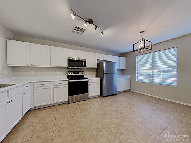 Building Photo - 2013 S 86th Dr