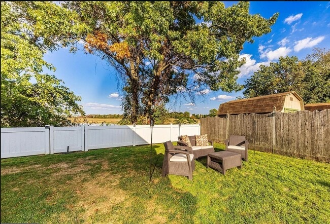 Building Photo - 138 Harvest Rd