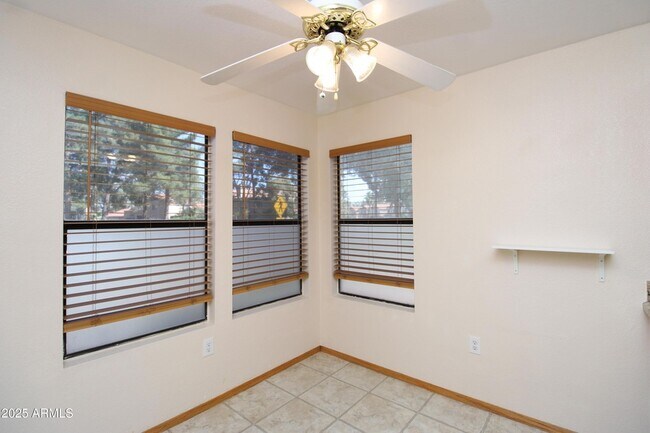 Building Photo - 602 N Cobblestone St