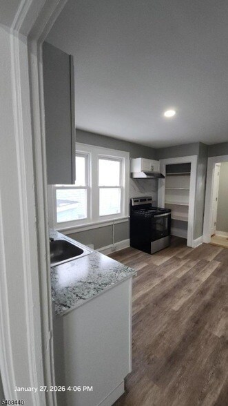 Building Photo - 178 Vassar Ave