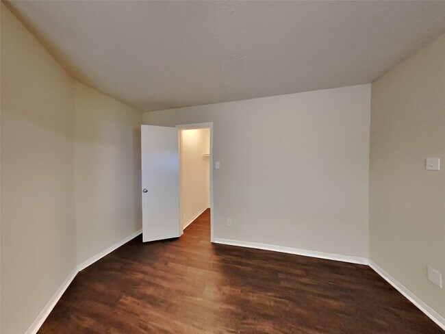 Building Photo - 2414 Teal Run Pl Dr