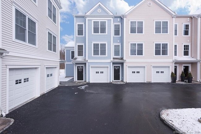 Primary Photo - 312 Copper Square Dr