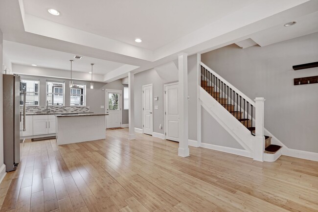 Building Photo - Recently Renovated Row House - H St Corrid...