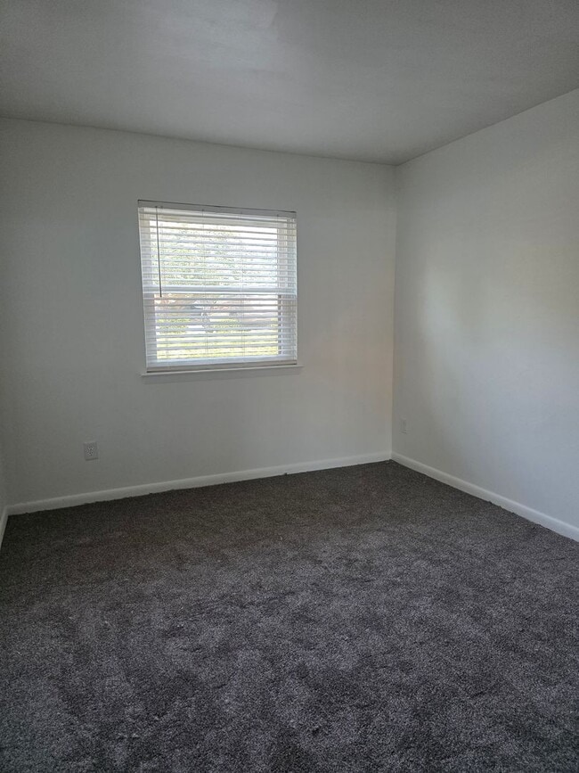 Building Photo - CONDO IN PIKE CREEK