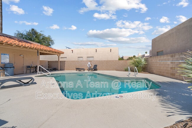 Building Photo - 3730 N Bay Horse Loop