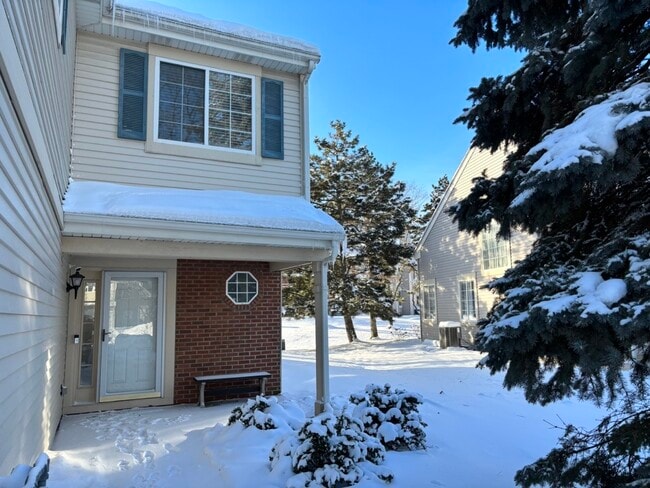 Building Photo - 2711 Odlum Dr