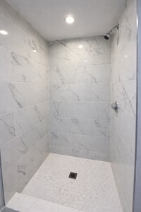 Building Photo - 510 Main St