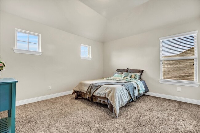 Building Photo - 1807 Drake Dr