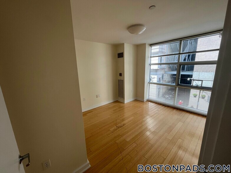 Building Photo - 40 Boylston St