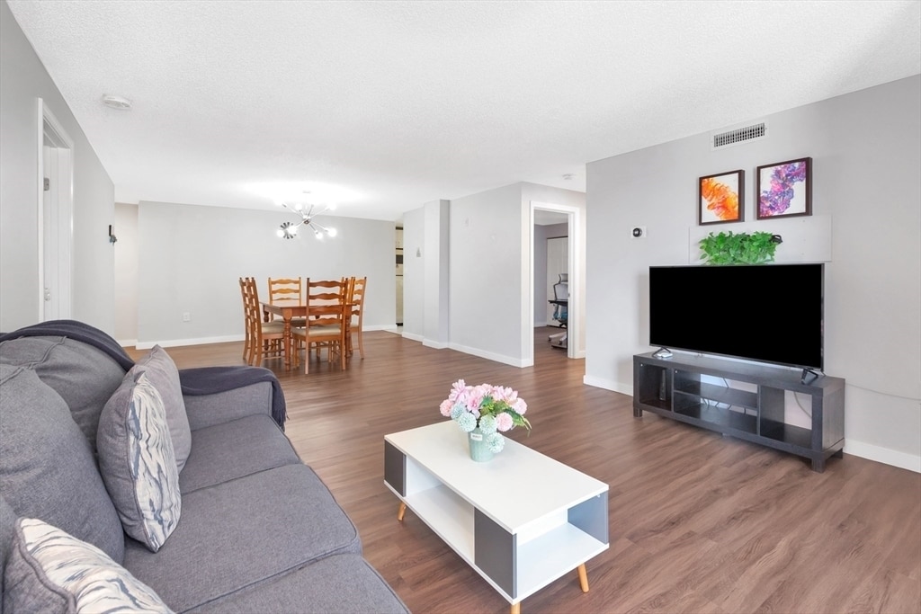 Living room - 500 Salem St