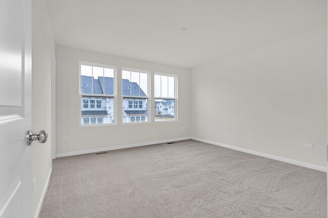 Building Photo - 5913 Hawkweed Dr