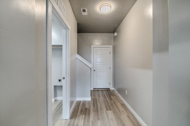 Building Photo - 4592 S Merrivale Pl
