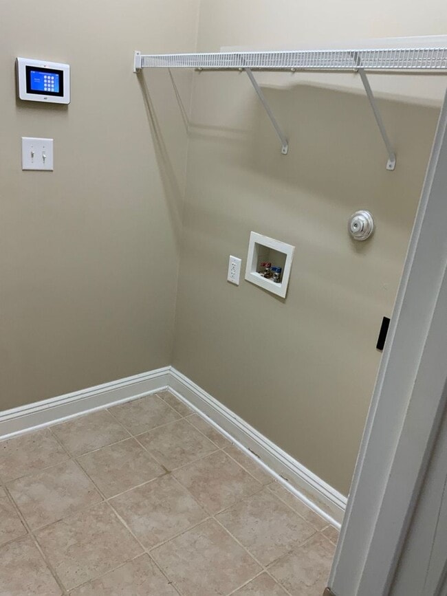 Building Photo - 223 Emerald Ridge Rd