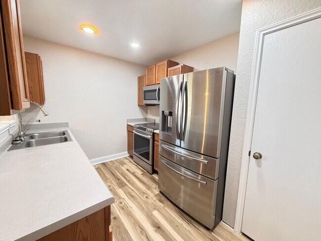 Building Photo - CUTE ONE STORY - 3 BEDROOM / 2 BATH HOME W...