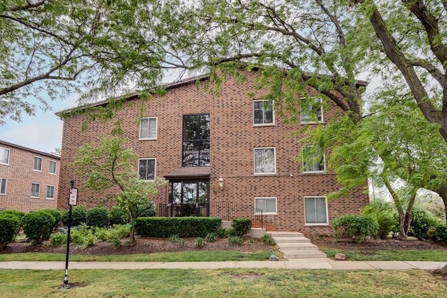 Building Photo - 900 Perrie Dr