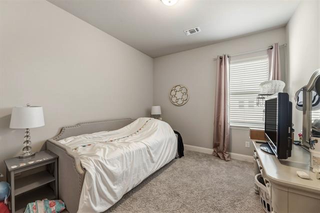 Building Photo - 4937 Barcelona Ave