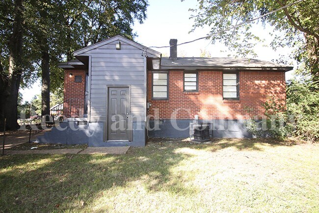 Building Photo - 1841 S Sutton Dr