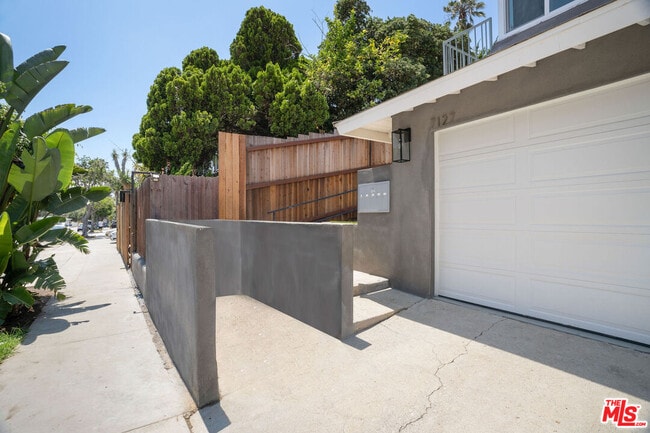 Building Photo - 7127 Ramsgate Ave