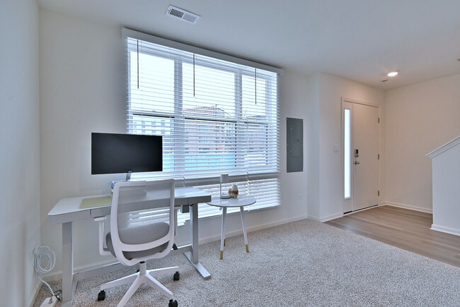 Building Photo - 332 Summit Cir