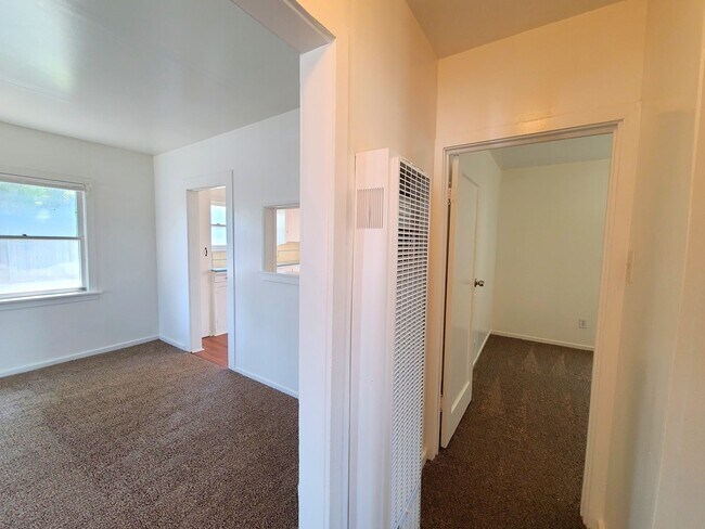 Building Photo - Single-Story 2-Bedroom Home in Calimesa!