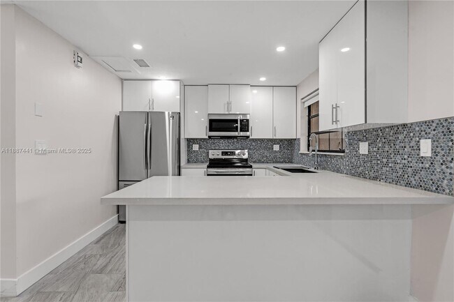 Building Photo - 6023 SW 133rd Ct