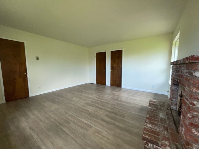 Building Photo - 1138 square feet Private Two bedroom, two bath upgraded home on 4 acres, 1 car garage, chicken co...