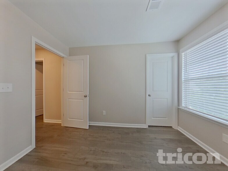 Building Photo - 180 Chapelcrest Ln